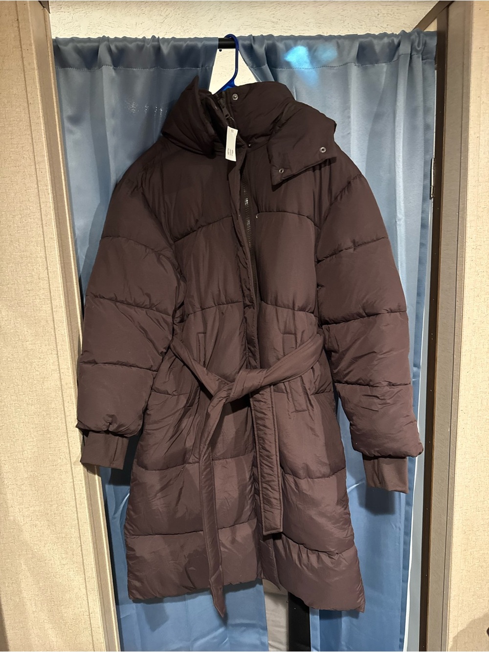 GAP Belted Quilted Puffer Coat in Dark Brown